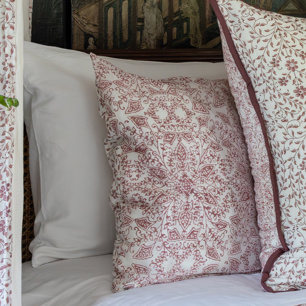 India Hicks Home Queen's Bloom & Kings Lace Dusty Pink Pillowcase | Set of 2 - Pomegranate