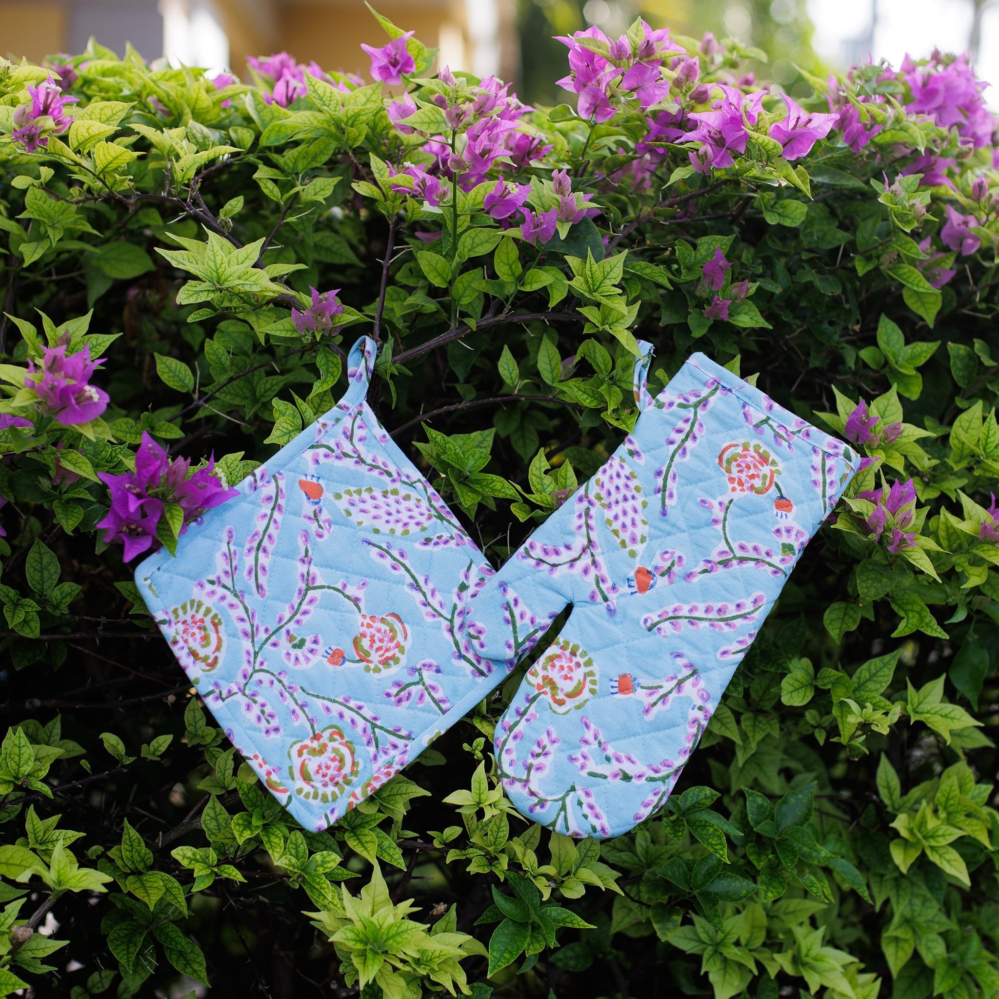 Climbing Dahlia Sky Blue Floral Hand Block Printed Oven Mitt & Pot Holder Set