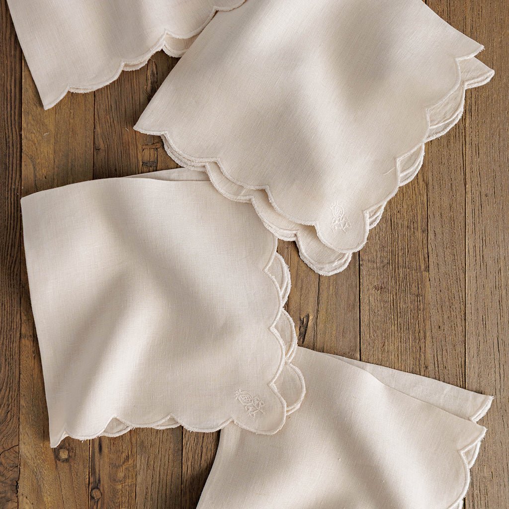 Scalloped Buti Ivory & Beige Napkin | Set of 4 - Pomegranate