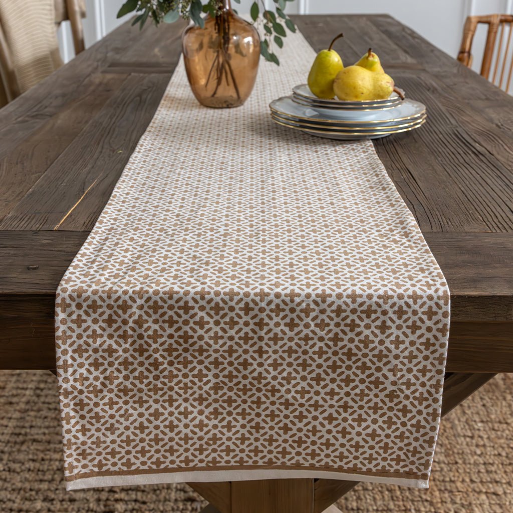 India Hicks Home Full Deck Dark Sand Table Runner - Pomegranate