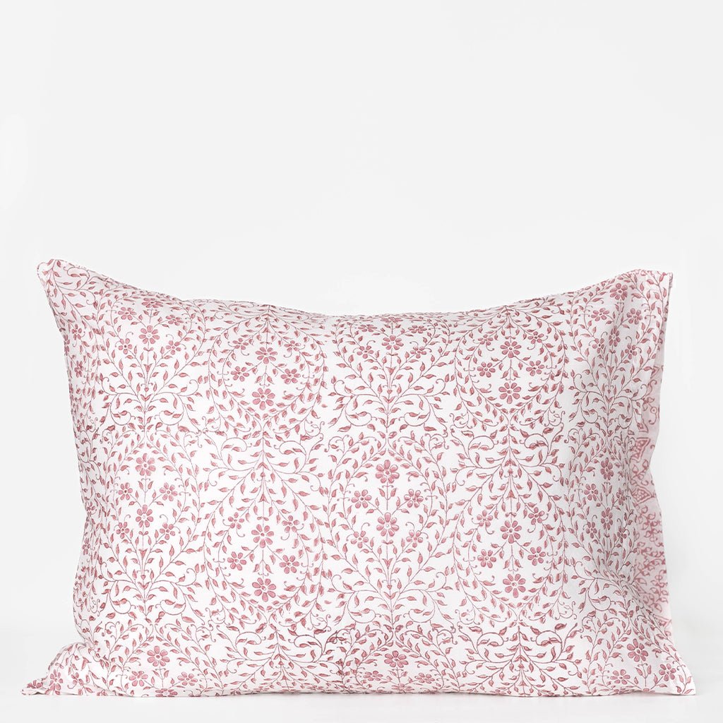 India Hicks Home Queen's Bloom & Kings Lace Dusty Pink Pillowcase | Set of 2 - Pomegranate