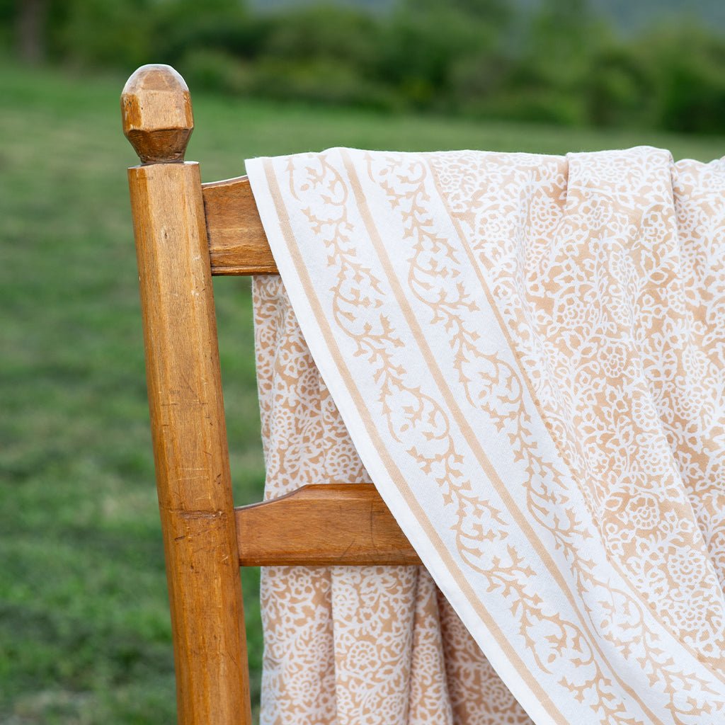 Tapestry Tuscan Wheat Tablecloth - Pomegranate
