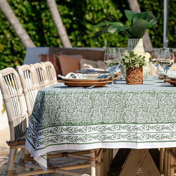 Round hot sale tapestry tablecloth