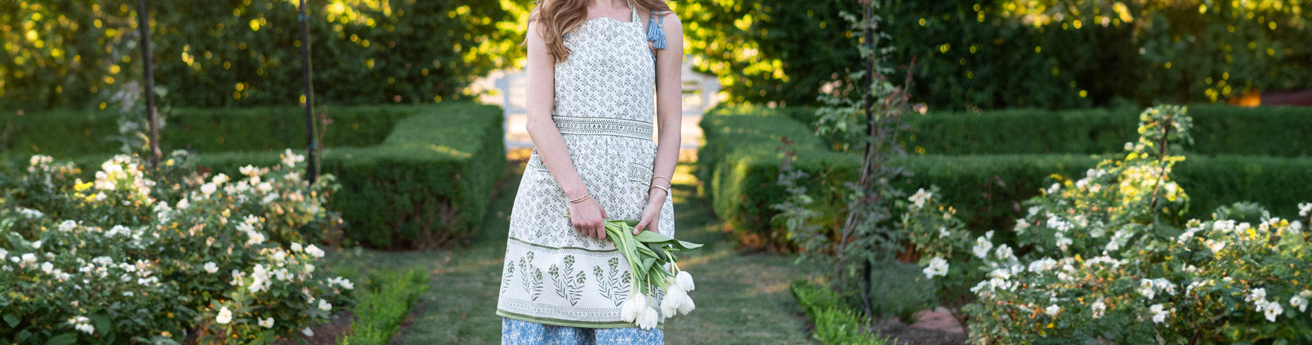 Tablecloth & Apron Feature - Pomegranate Inc.