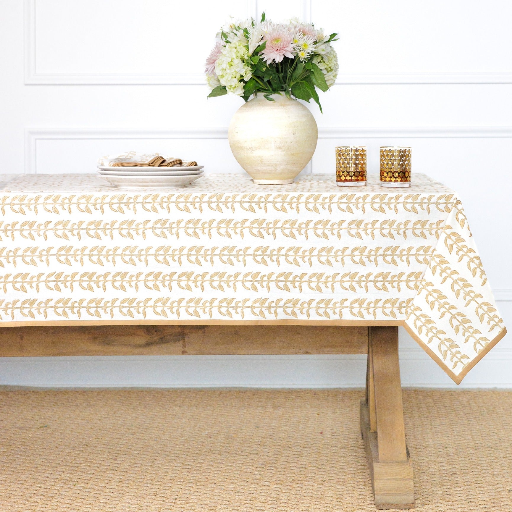 India Hicks Home Climbing Nettle Sand Tablecloth – Pomegranate