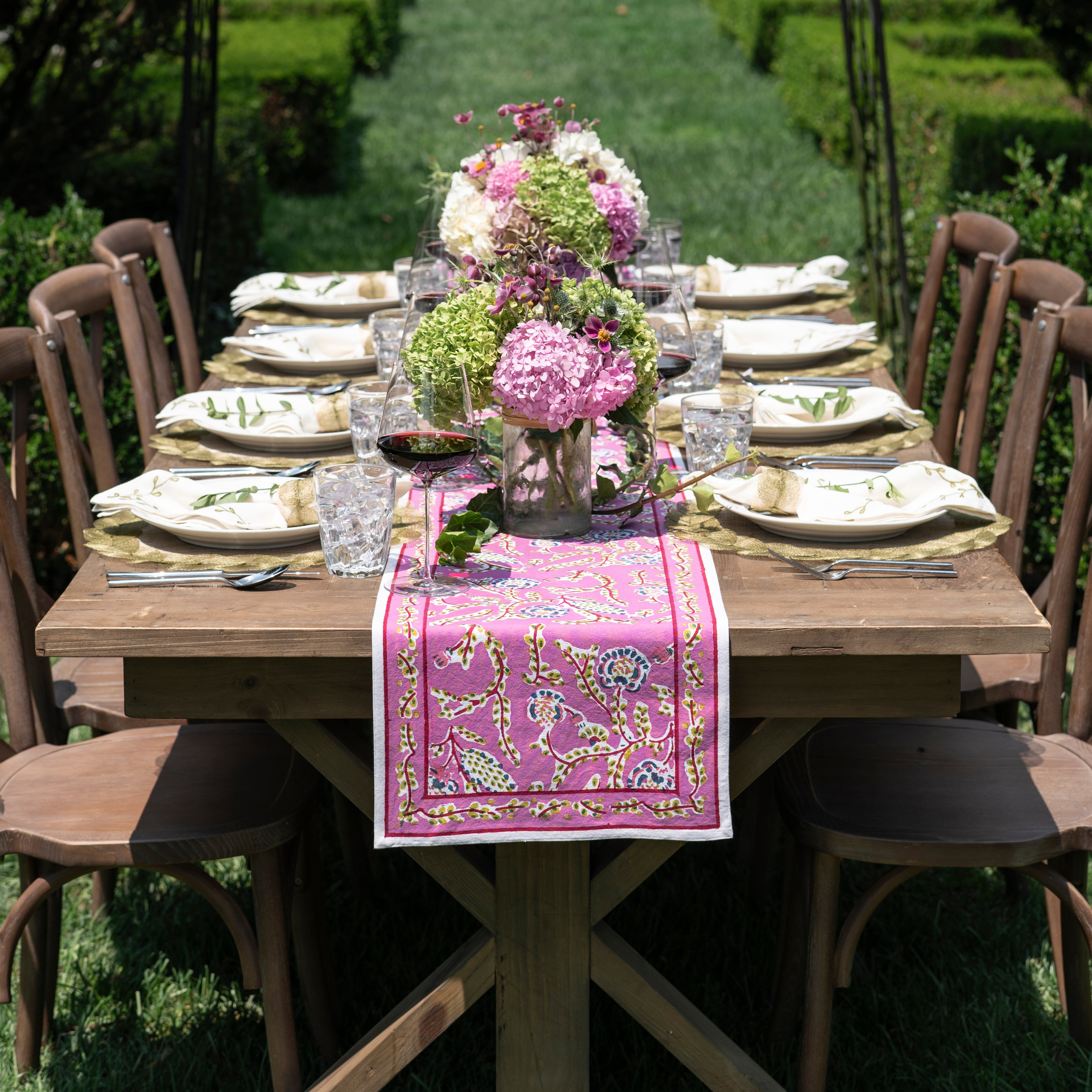 Climbing Dahlia Lilac Purple Table Runner | Floral Table Linens