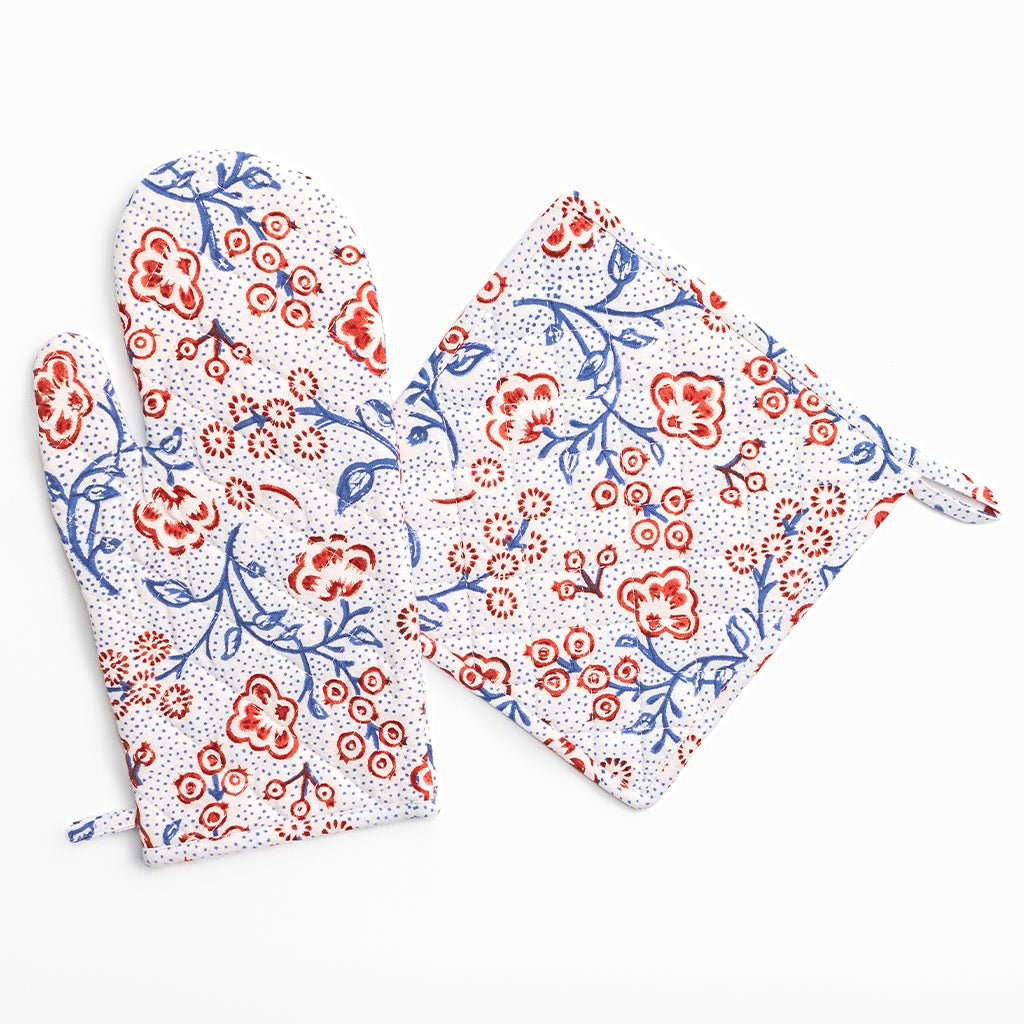Floral & Berries Red, White & Blue Oven Mitt Set - Pomegranate