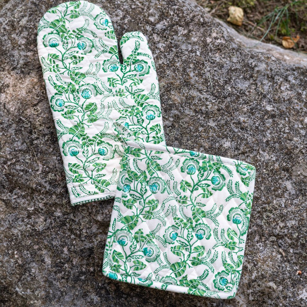 Hand block printed green & white floral oven mitt set