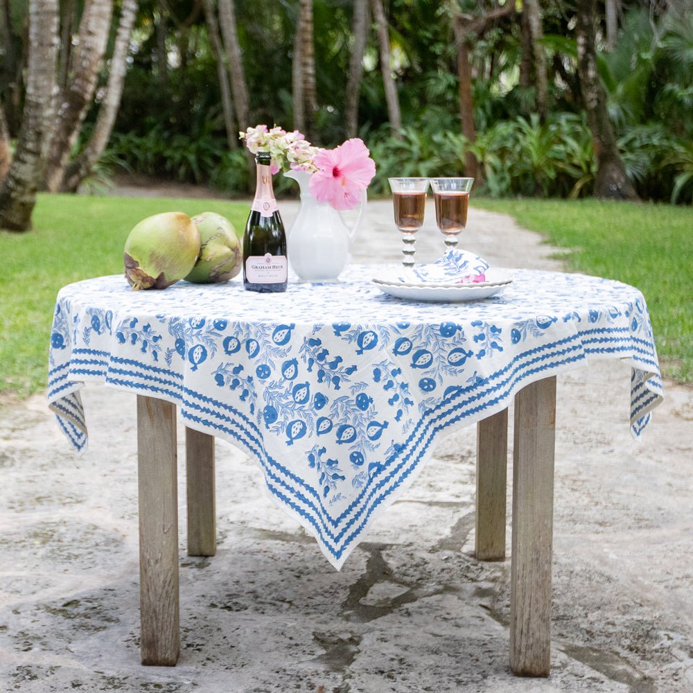 * Moulin des Loups ❀ 水色チェックプレート (a) Pom Bells Wedgewood Tablecloth – Pomegranate
