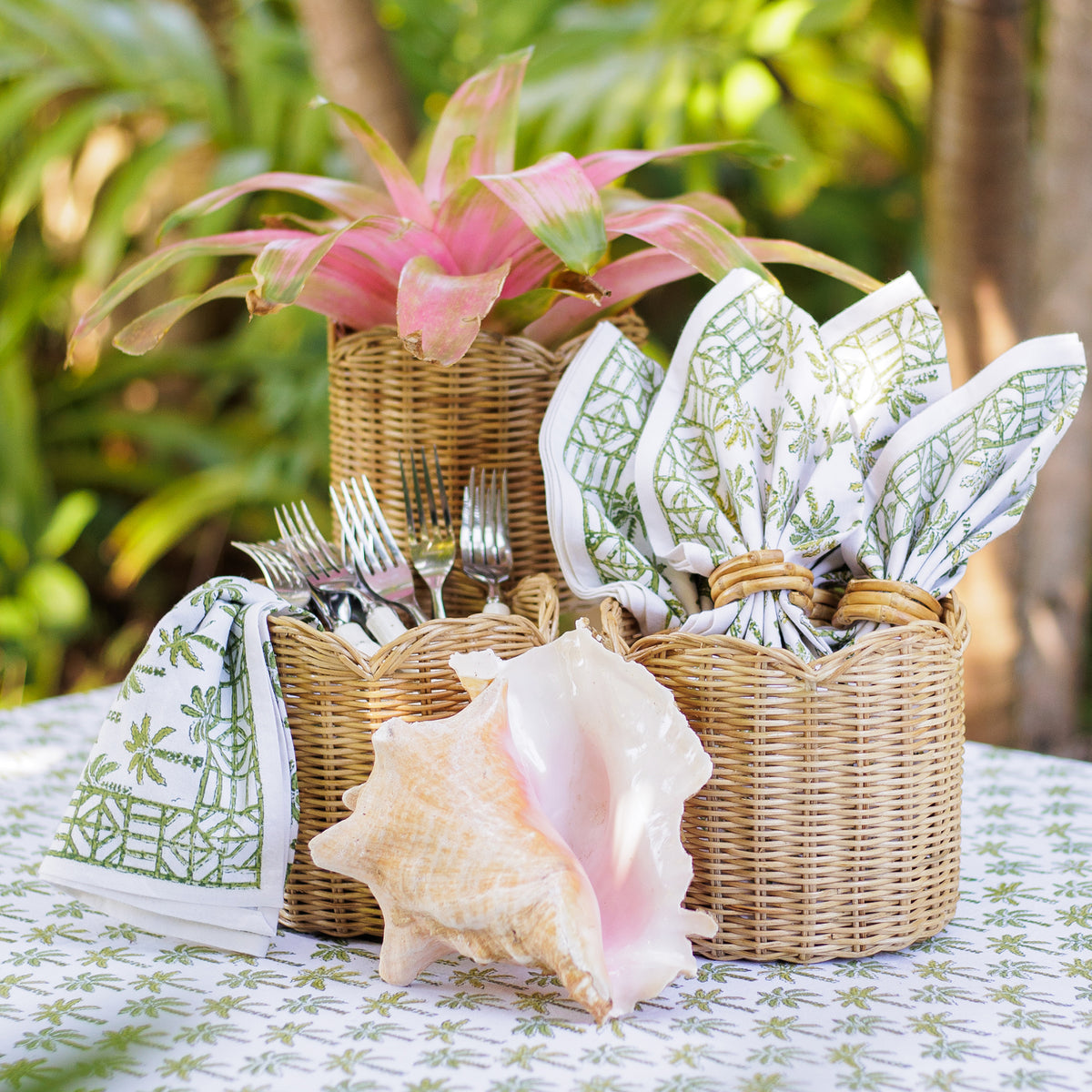 Natural Wicker Scalloped Container - S