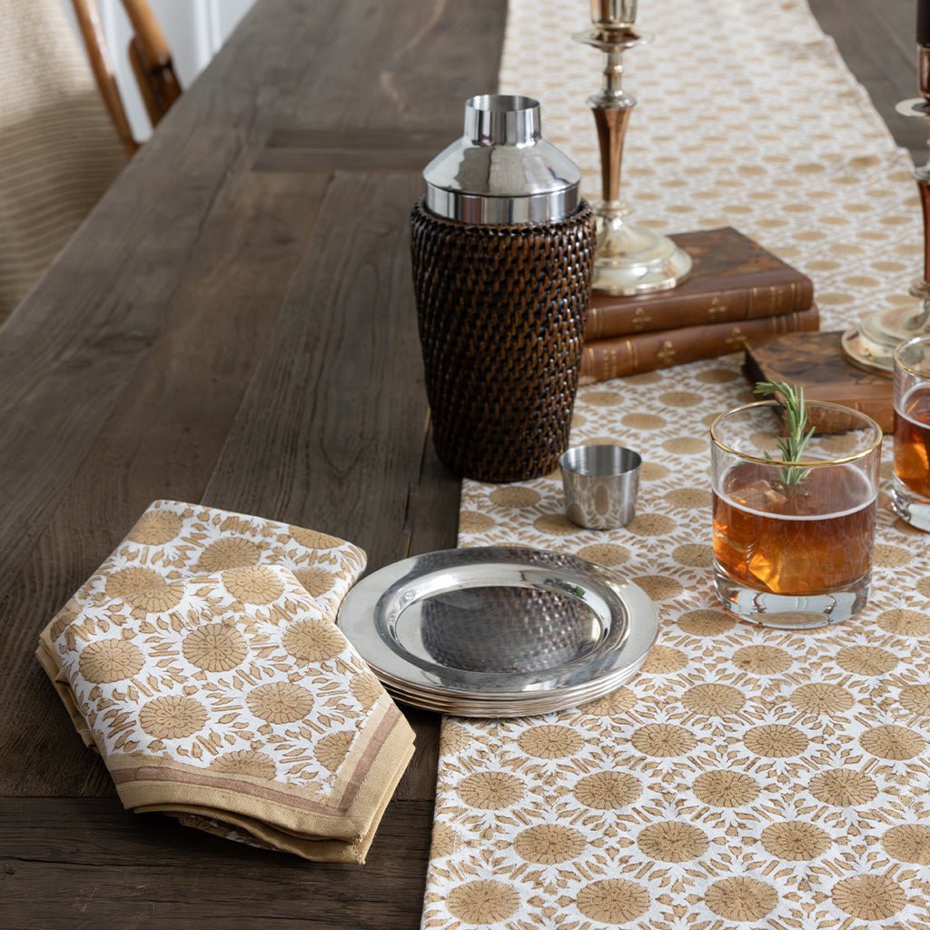 India Hicks Home Joker's Rosette Dark Sand Table Runner - Pomegranate