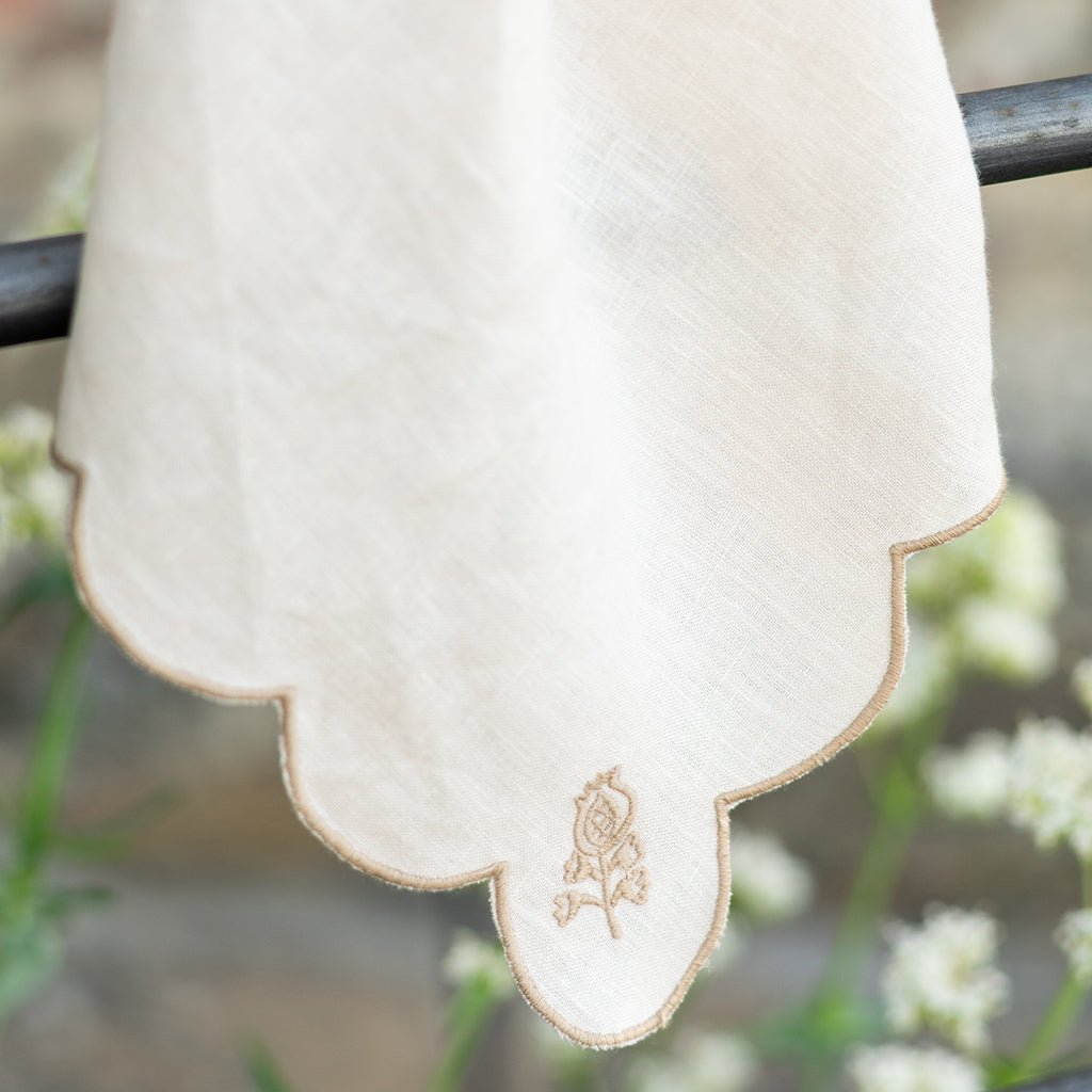 Scalloped Buti Ivory & Beige Napkin | Set of 4 - Pomegranate