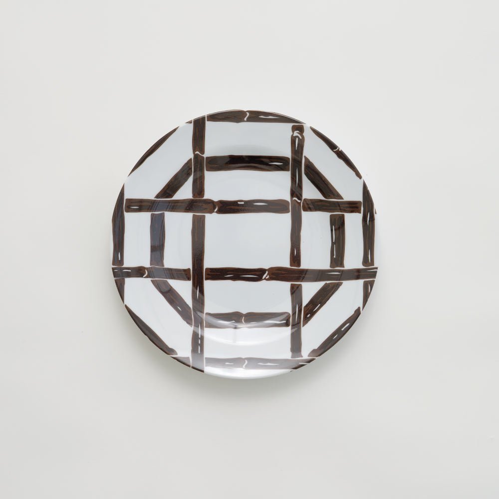 Appetizer plate with brown bamboo geometric pattern. 
