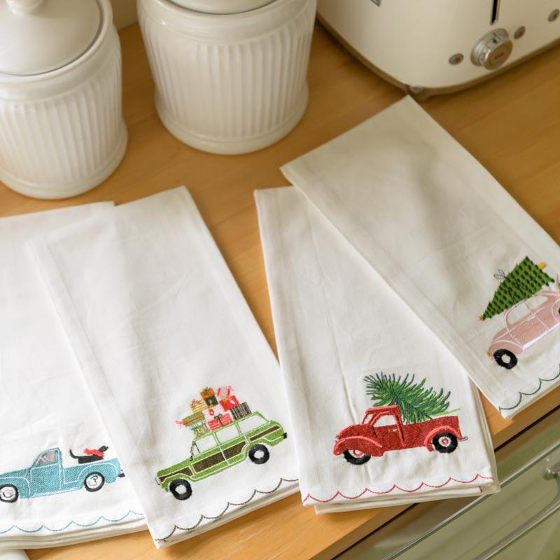 Gift Set Kitchen 4 Tea Towels + 2 Pot Holders, Green - Recycled by Wille @  RoyalDesign