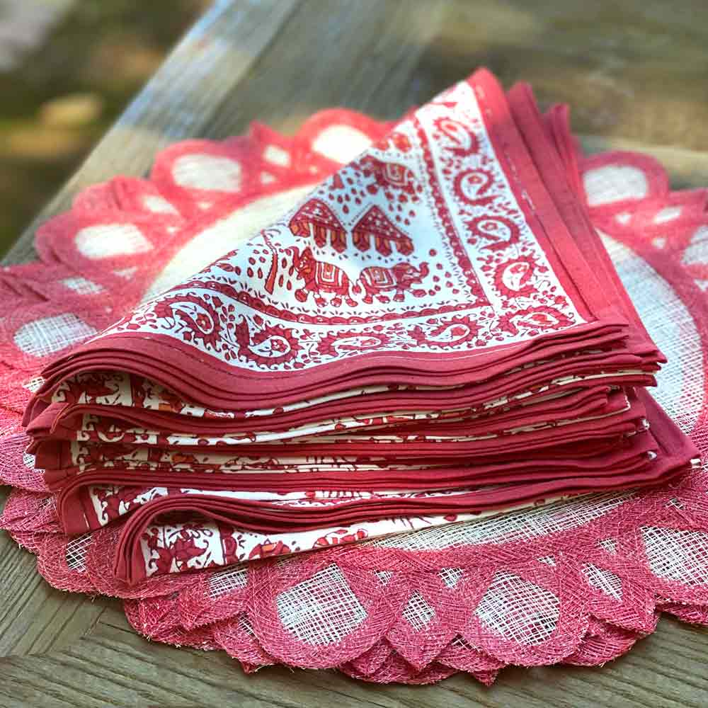 Red Starburst Placemats with red napkins