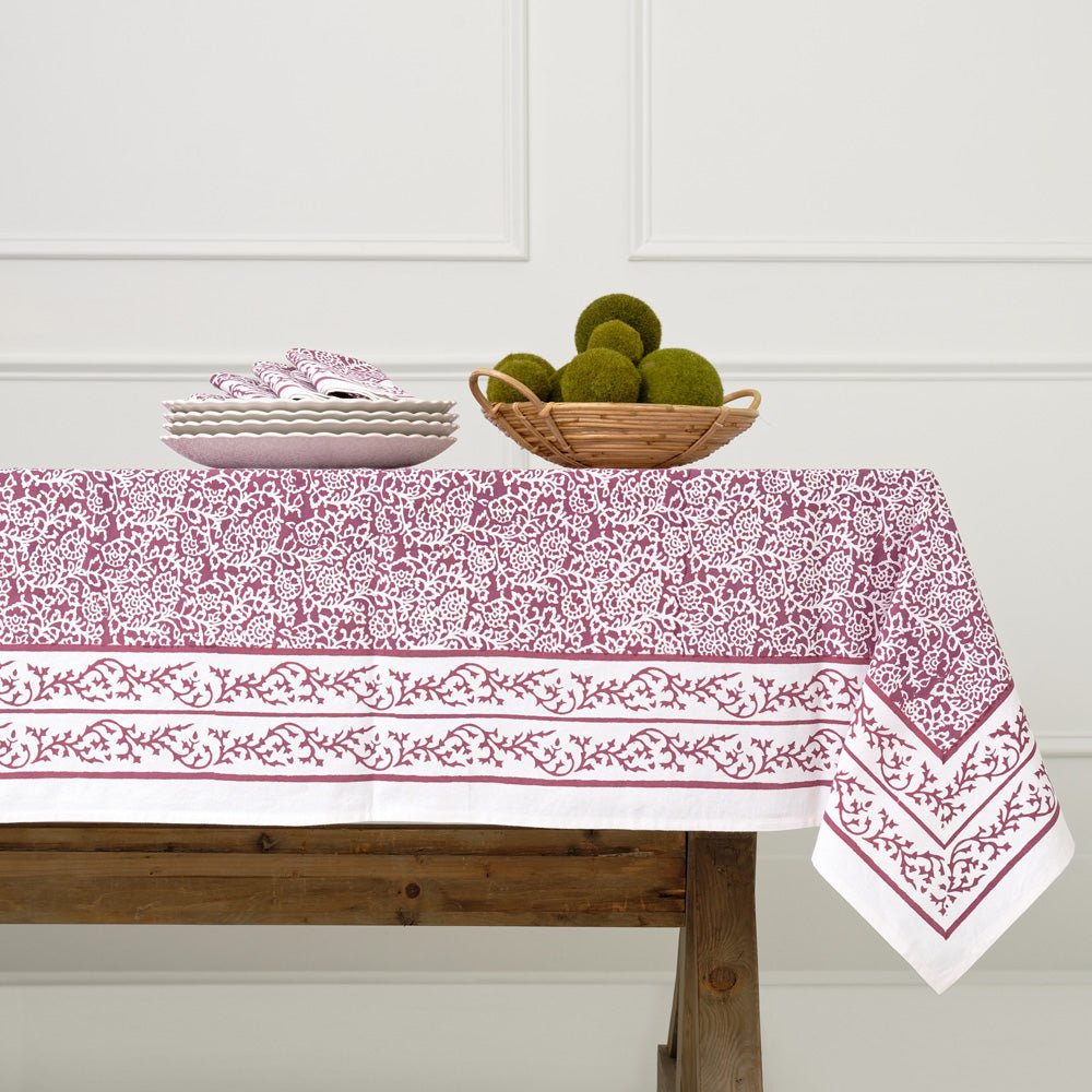 Tapestry eggplant purple &amp; white tablecloth